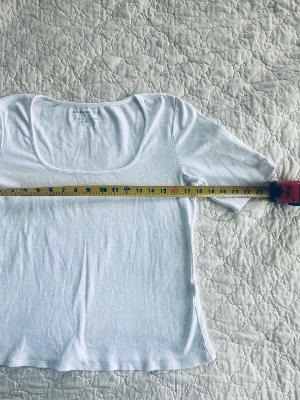 Banana Republic White Scoop Neck Short Sleeve Tee - Picture 5 of 8
